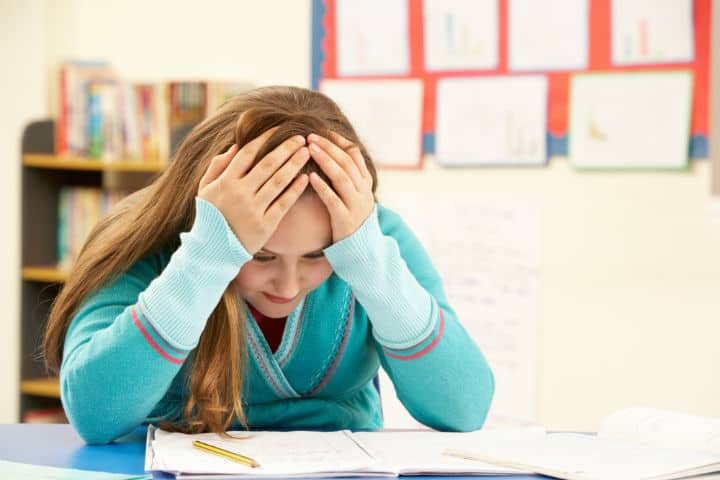 Disleksi Nedir? Okuma Güçlüğü Çeken Çocuğa Nasıl Yardım Edilir?